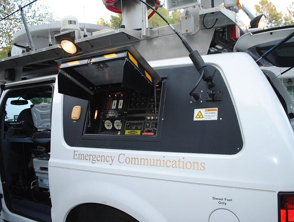 What is the use of emergency communication vehicles at disaster sites such as mountain fires and earthquakes?
